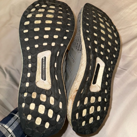 Adidas Ultraboost Primeblue size 11D - Picture 2 of 5